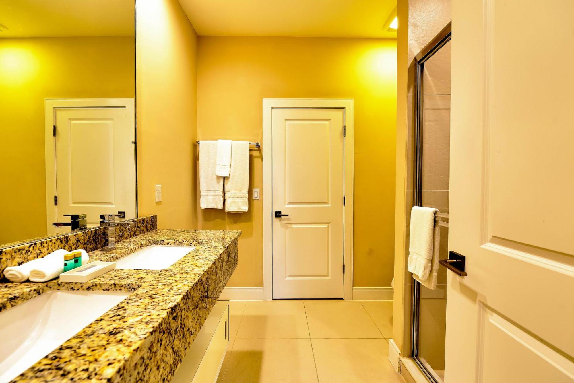 Beautiful Townhome Overlooking The Lake And The Pool Orlando Eksteriør billede